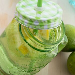 Spalvingas stiklainis