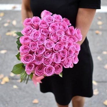 Rožinės rožės gėlių puokštės
