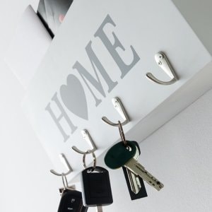 Sieninė lentyna su skyreliais