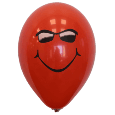 Raudonas guminis balionas su akiniais