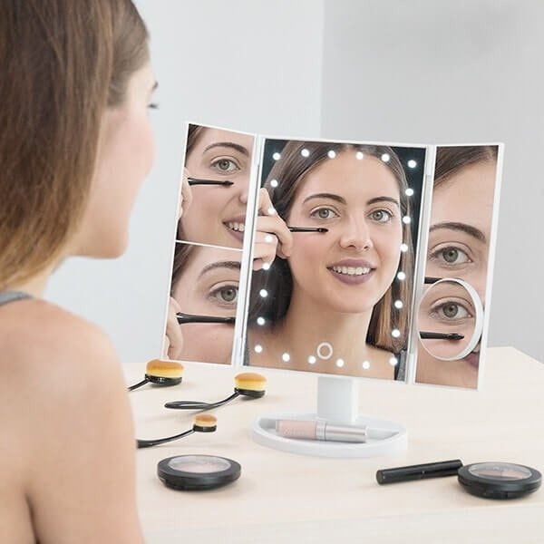 4 dalių padidinamasis veidrodis