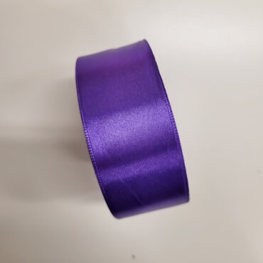Atlasinė violetinė juostelė dovanoms