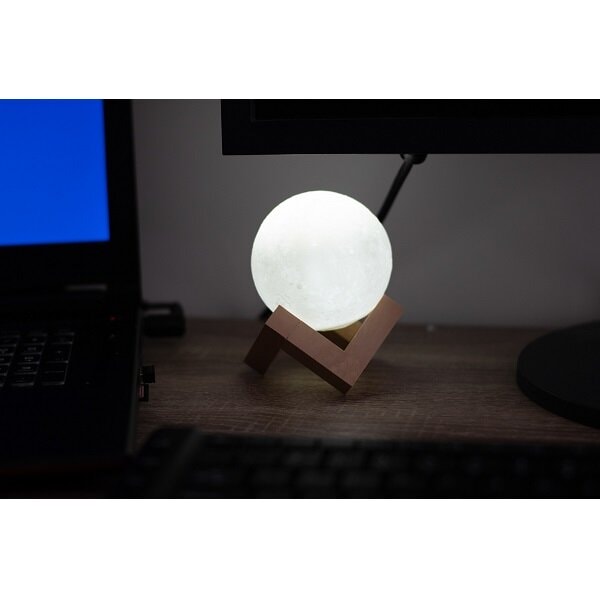 LED šviestuvas „Mėnulis"