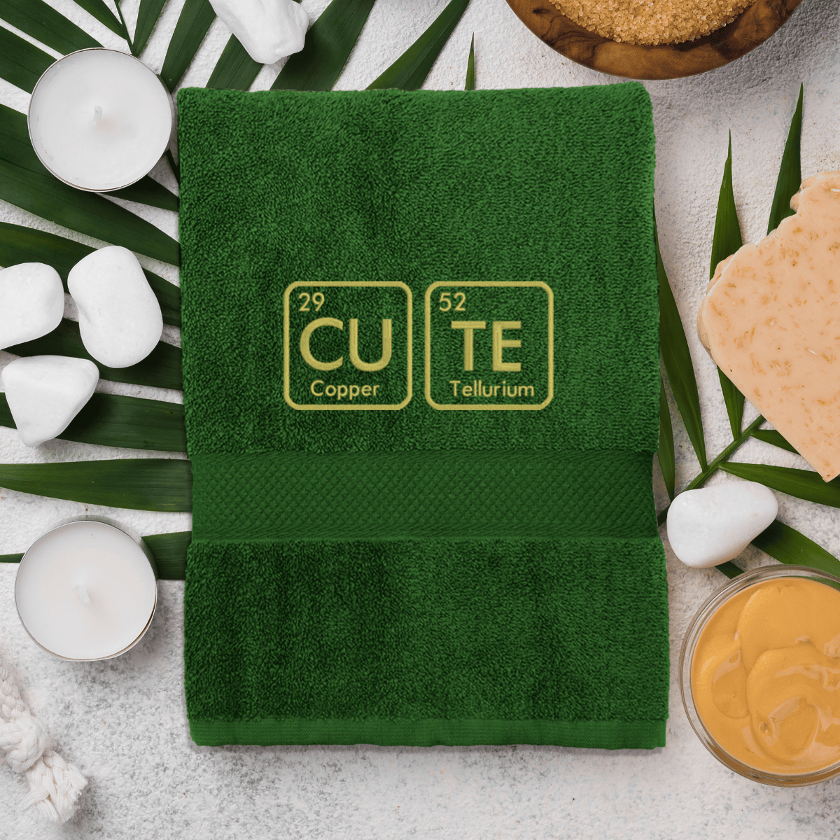 dark-green-ranksluostis-cute-1