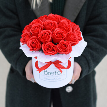 Raudonų mažų muilo rožių dėžutė dovanos merginai