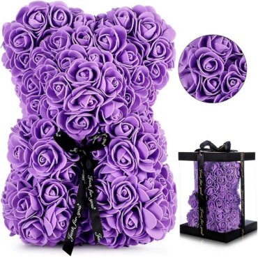 Mažas violetinės spalvos rožių meškiukas
