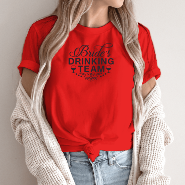 raudona-mergvakario-marskineliai-drinking-team-2
