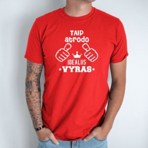 raudona-unisex-marskineliai-su-spauda-taip-atrodo-idealus-vyras