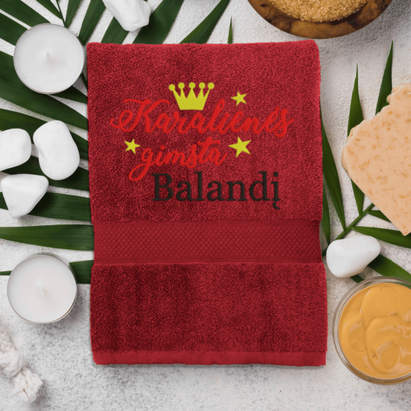 bordo-ranksluostis-karalienes-gimsta-balandi-2
