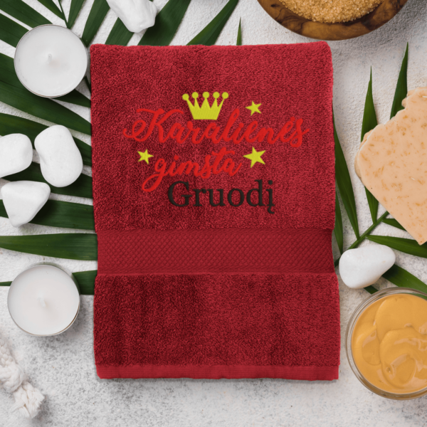 bordo-ranksluostis-karalienes-gimsta-gruodi-2
