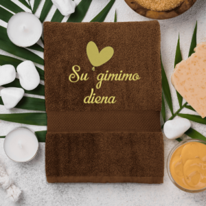 brown-ranksluostis-su-gimimo-diena-2