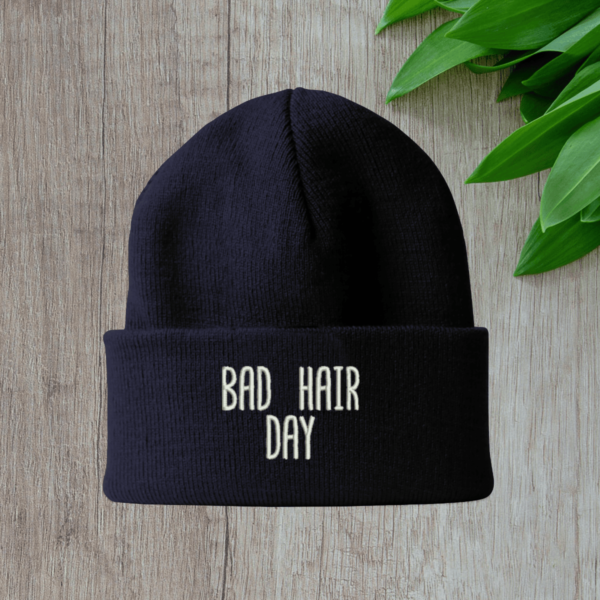 dark-blue-ziemine-kepure-bad-hair-day