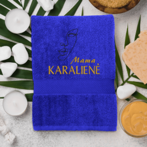 melyna-ranksluostis-mama-karaliene-3