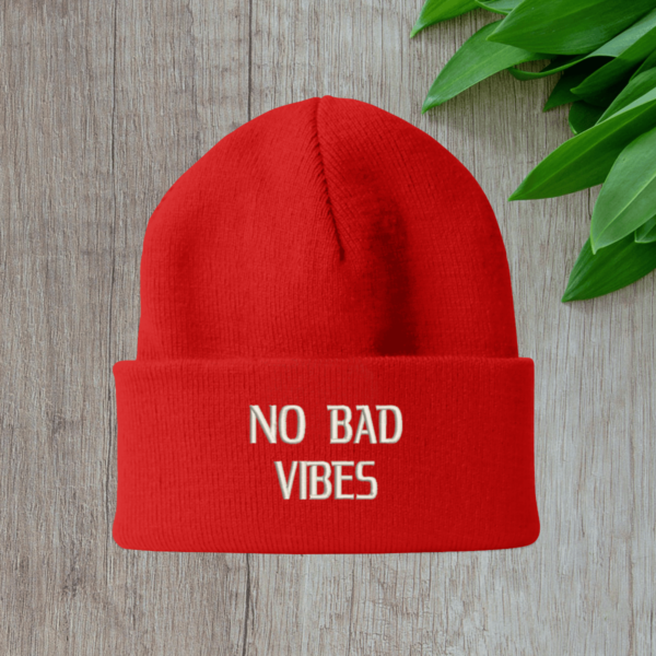 red-ziemine-kepure-no-bad-vibes
