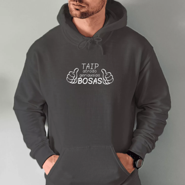 tamsiai-pilka-unisex-dzemperis-su-spauda-taip-atrodo-geriausias-bosas