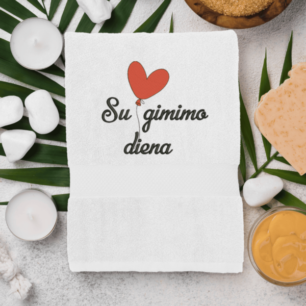 white-ranksluostis-su-gimimo-diena